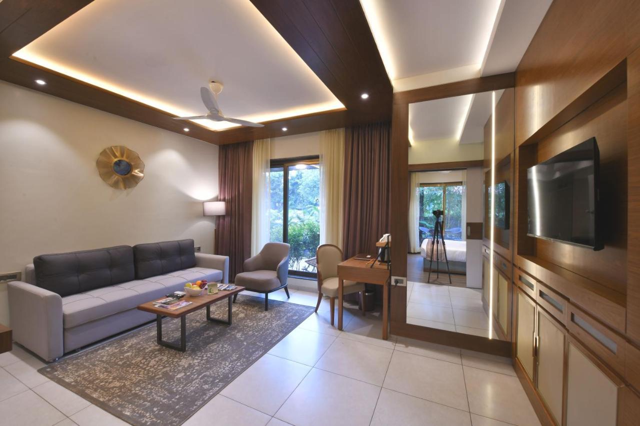 Arova Woods Zinc Journey By The Fern, Lonavala Hotel Ngoại thất bức ảnh